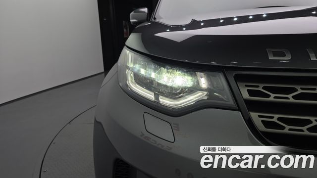 Land Rover Discovery 5 2.0 SD4 SE 2019 — фото 22