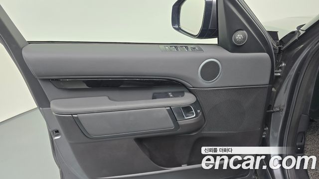 Land Rover Discovery 5 2.0 SD4 SE 2019 — фото 24