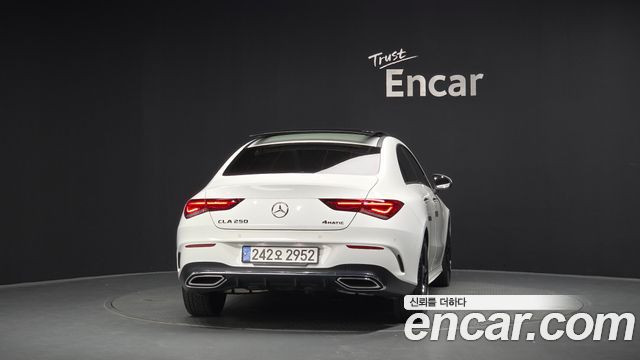 Mercedes-Benz CLA-Class (C118) CLA250 4MATIC 2023 — фото 4