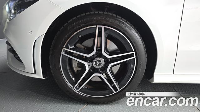 Mercedes-Benz CLA-Class (C118) CLA250 4MATIC 2023 — фото 5