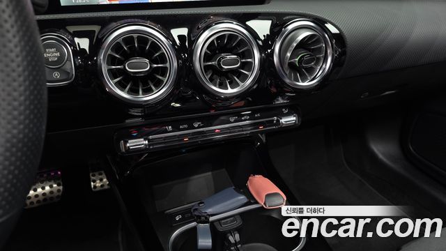 Mercedes-Benz CLA-Class (C118) CLA250 4MATIC 2023 — фото 17
