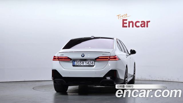 BMW 5 Series (G60) 530i xDrive M Sport Pro Special Edition 2025 — фото 4