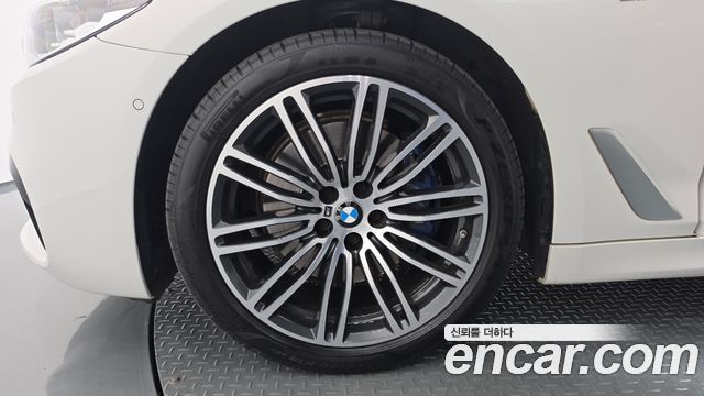 BMW 5 Series (G30) 530i xDrive M Sport Package Plus 2020 — фото 5