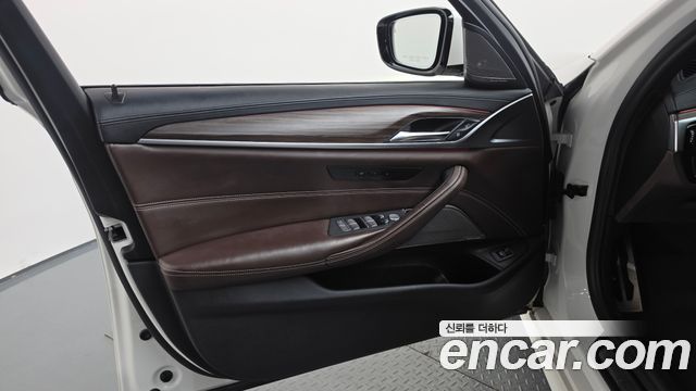 BMW 5 Series (G30) 530i xDrive M Sport Package Plus 2020 — фото 24