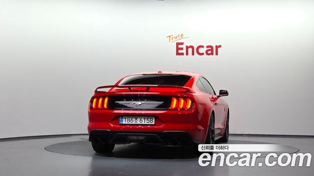 Ford Mustang Coupe 2018 — фото 4