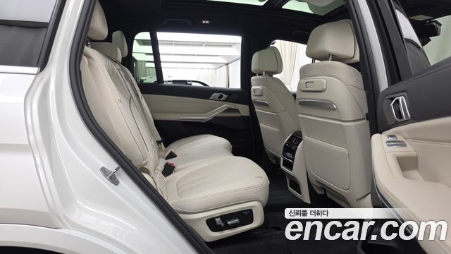 BMW X7 (G07) xDrive 40i Design Pure Excellence 7-Seater 2025 — фото 12