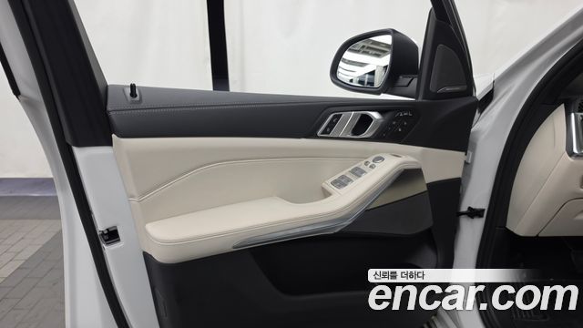 BMW X7 (G07) xDrive 40i Design Pure Excellence 7-Seater 2025 — фото 24
