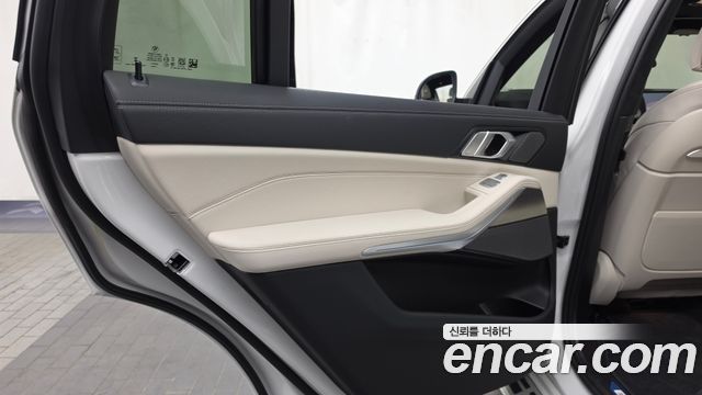 BMW X7 (G07) xDrive 40i Design Pure Excellence 7-Seater 2025 — фото 25