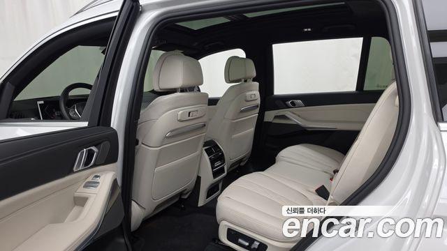 BMW X7 (G07) xDrive 40i Design Pure Excellence 7-Seater 2025 — фото 26