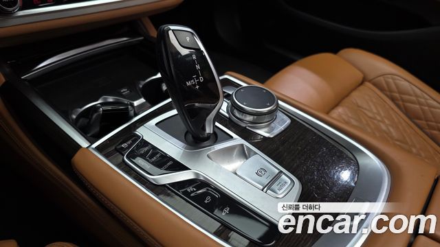 BMW 7 Series (G11) 730d xDrive Design Pure Excellence 2022 — фото 9