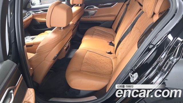 BMW 7 Series (G11) 730d xDrive Design Pure Excellence 2022 — фото 11