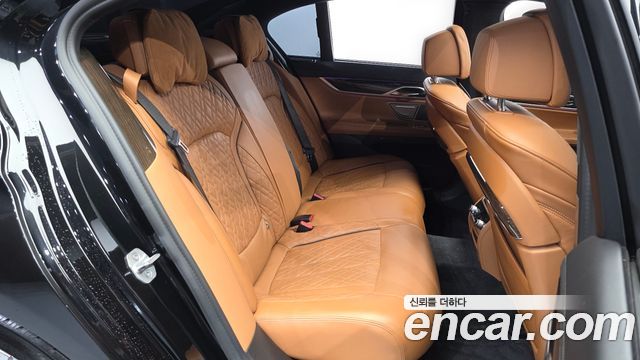 BMW 7 Series (G11) 730d xDrive Design Pure Excellence 2022 — фото 12