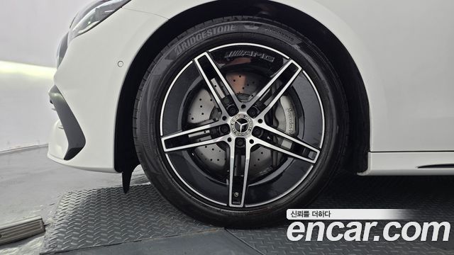 Mercedes-Benz E-Class (W214) E300 4MATIC AMG Line 2026 — фото 5