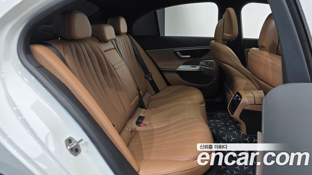 Mercedes-Benz E-Class (W214) E300 4MATIC AMG Line 2026 — фото 15