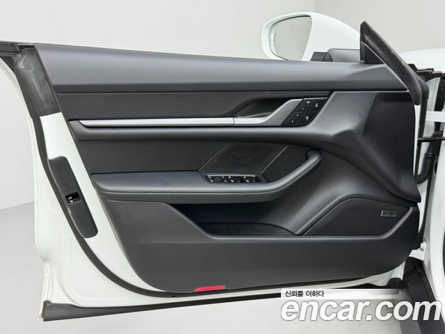 Porsche Taycan Base 2025 — фото 15