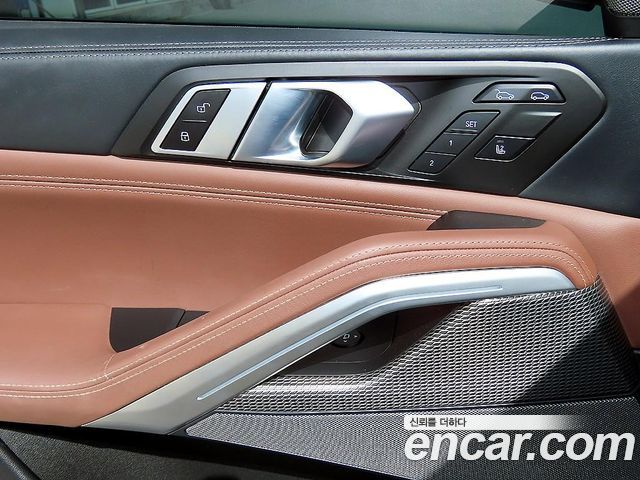 BMW X6 (G06) xDrive40i M Sport 2023 — фото 16