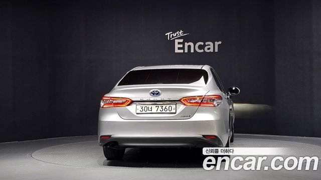 Toyota Camry (XV70) 2.5 XLE Hybrid 2018 — фото 4