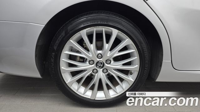 Toyota Camry (XV70) 2.5 XLE Hybrid 2018 — фото 5