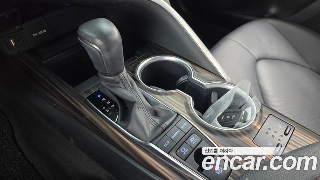 Toyota Camry (XV70) 2.5 XLE Hybrid 2018 — фото 9