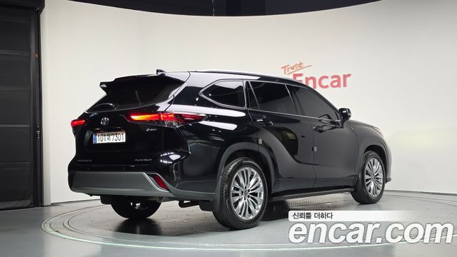 Toyota Highlander (IV) 2.5 4WD Platimum 2025 — фото 2