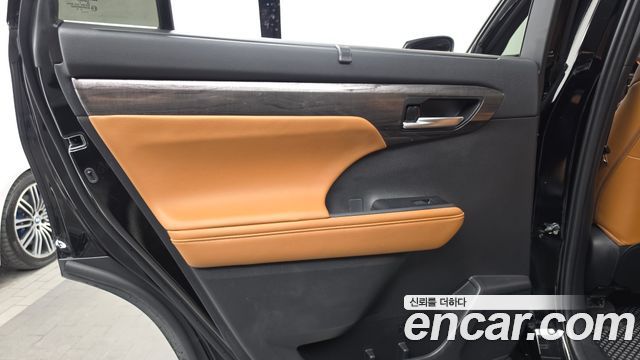 Toyota Highlander (IV) 2.5 4WD Platimum 2025 — фото 25