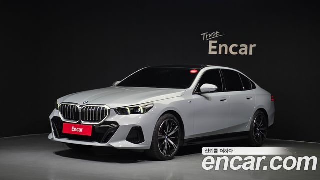 BMW 5 Series (G60) 530i xDrive M Sport 2025 — фото 1