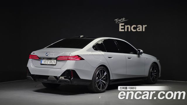 BMW 5 Series (G60) 530i xDrive M Sport 2025 — фото 2