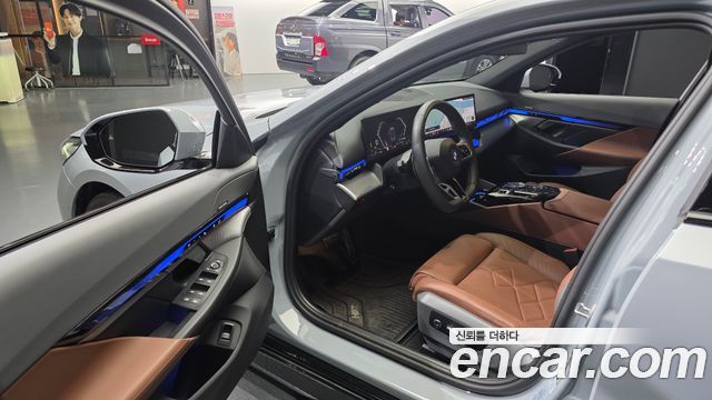 BMW 5 Series (G60) 530i xDrive M Sport 2025 — фото 10