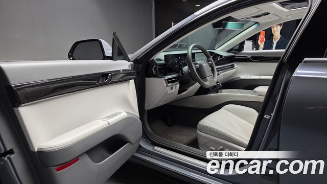 Hyundai Grandeur (GN7) 2,5 Gasoline 2WD Premium 2023 — фото 10