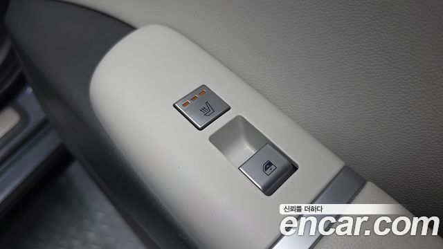 Hyundai Grandeur (GN7) 2,5 Gasoline 2WD Premium 2023 — фото 18