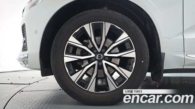 Volvo XC60 (II) B5 Ultimate Bright 2023 — фото 5