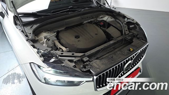 Volvo XC60 (II) B5 Ultimate Bright 2023 — фото 6