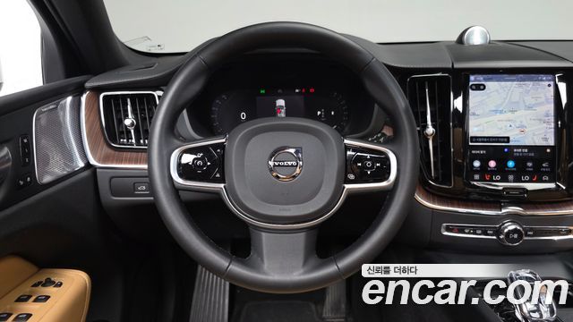 Volvo XC60 (II) B5 Ultimate Bright 2023 — фото 12