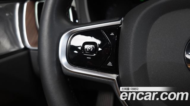 Volvo XC60 (II) B5 Ultimate Bright 2023 — фото 18