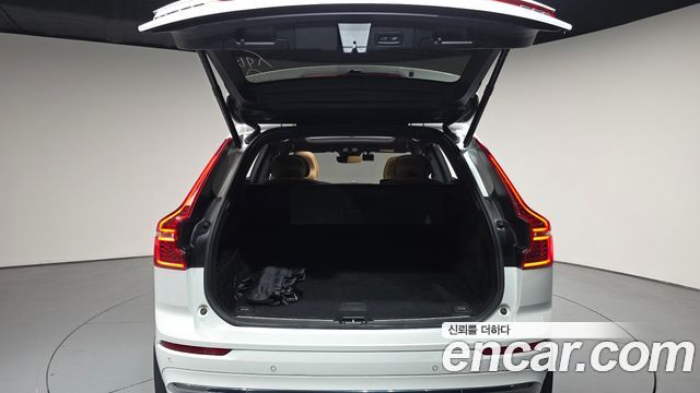 Volvo XC60 (II) B5 Ultimate Bright 2023 — фото 20