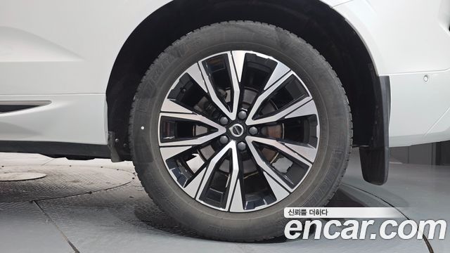 Volvo XC60 (II) B5 Ultimate Bright 2023 — фото 21