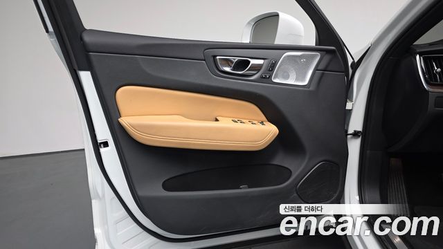 Volvo XC60 (II) B5 Ultimate Bright 2023 — фото 24