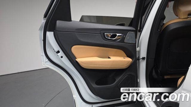 Volvo XC60 (II) B5 Ultimate Bright 2023 — фото 25