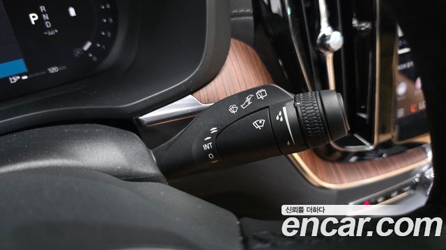 Volvo XC60 (II) B5 Ultimate Bright 2023 — фото 28