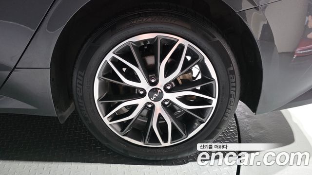 Kia K5 (III) 2.0 Prestige 2022 — фото 21