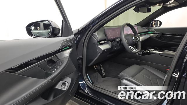 BMW 5 Series (G60) 530i xDrive M Sport 2024 — фото 10