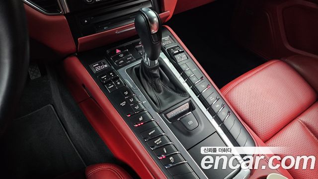 Porsche Macan 2.0 95B 2018 — фото 9