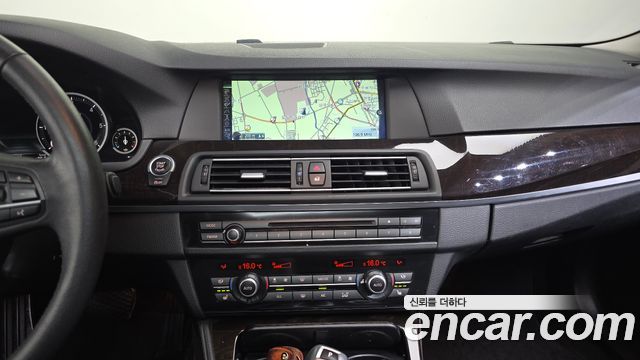 BMW 5 Series (F10) 520d 2013 — фото 14