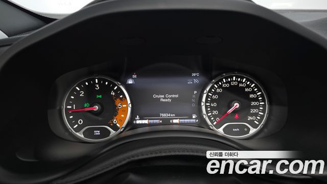 Jeep Renegade 2.0 Diesel Limited AWD 2018 — фото 8
