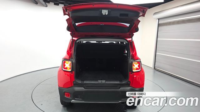 Jeep Renegade 2.0 Diesel Limited AWD 2018 — фото 24