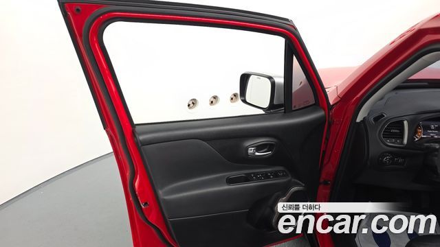 Jeep Renegade 2.0 Diesel Limited AWD 2018 — фото 30