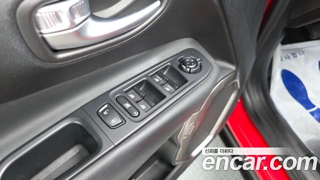 Jeep Renegade 2.0 Diesel Limited AWD 2018 — фото 41