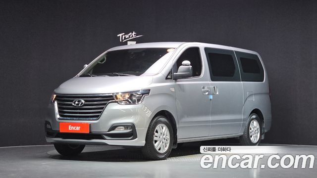 Hyundai Grand Starex Van 3-Seater Smart