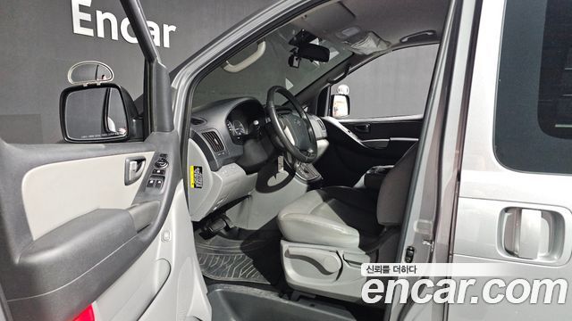Hyundai Grand Starex Van 3-Seater Smart 2021 — фото 10