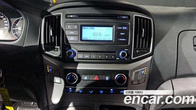 Hyundai Grand Starex Van 3-Seater Smart 2021 — фото 12